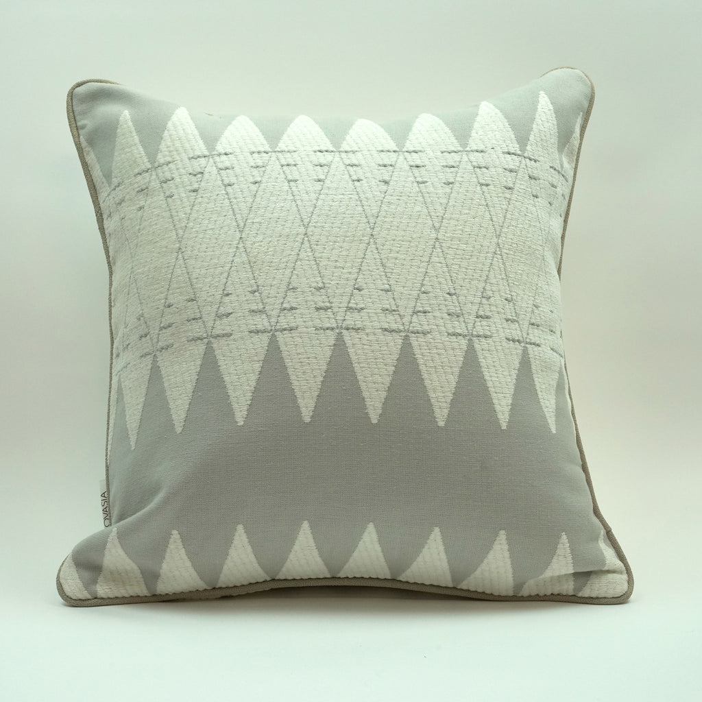 GEOMETRIC PILLOWS